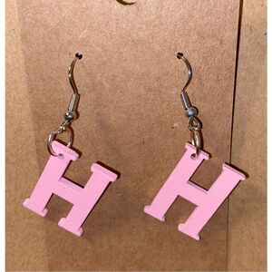 ☀️3/$9☀️ Letter “H” Wood Earrings (Light Pink)
